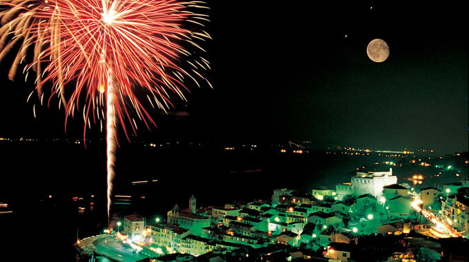 Spettacolo pirotecnico a Porto Santo Stefano